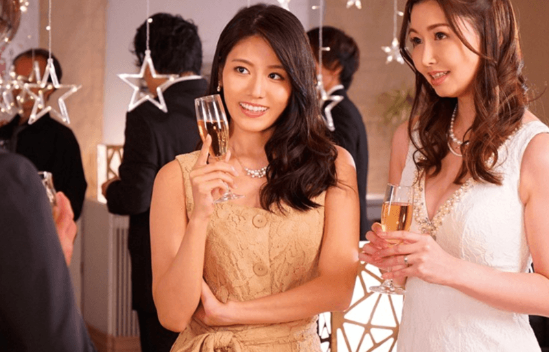 【神宮寺ナオ・三浦歩美】SSS級の巨乳美熟女同窓生2人♡とイケナイ3P乱交ハーレムエッチww