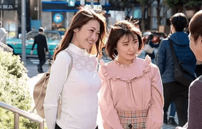 【素人ナンパ】おばさんと美少女を責めて中出し3PハーレムエロタレアダルトAV無料エロ動画